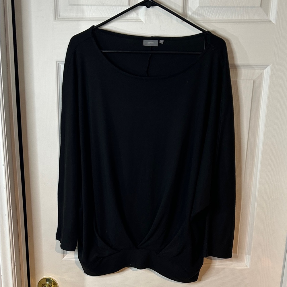 b young Classic Black Long Dolman Sleeve Top